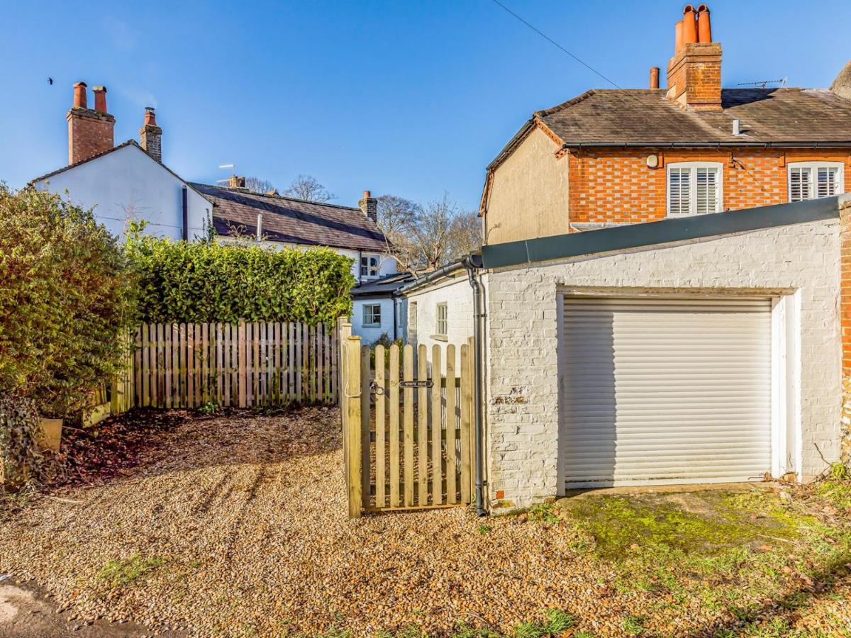 Pass The Keys Charming Downland Cottage 치체스터 외부 사진