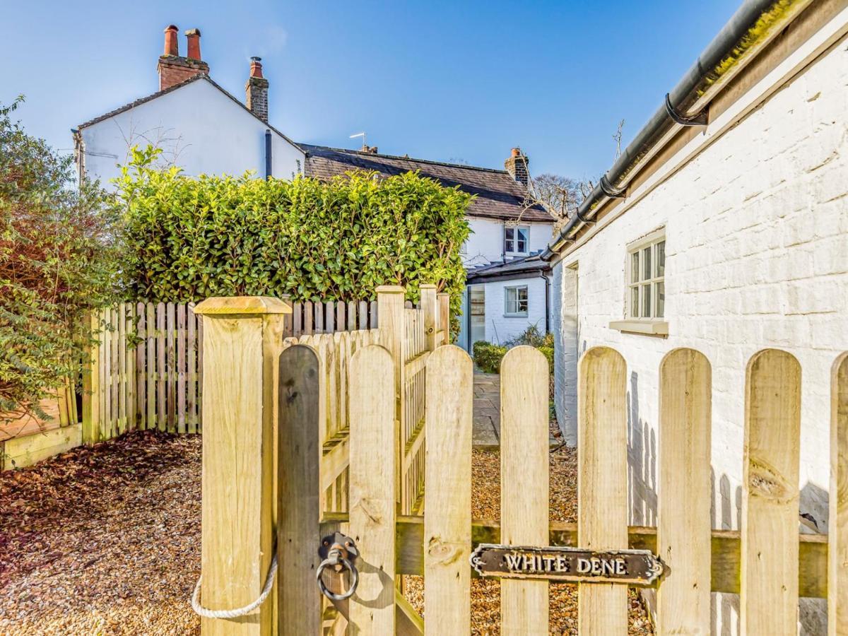 Pass The Keys Charming Downland Cottage 치체스터 외부 사진