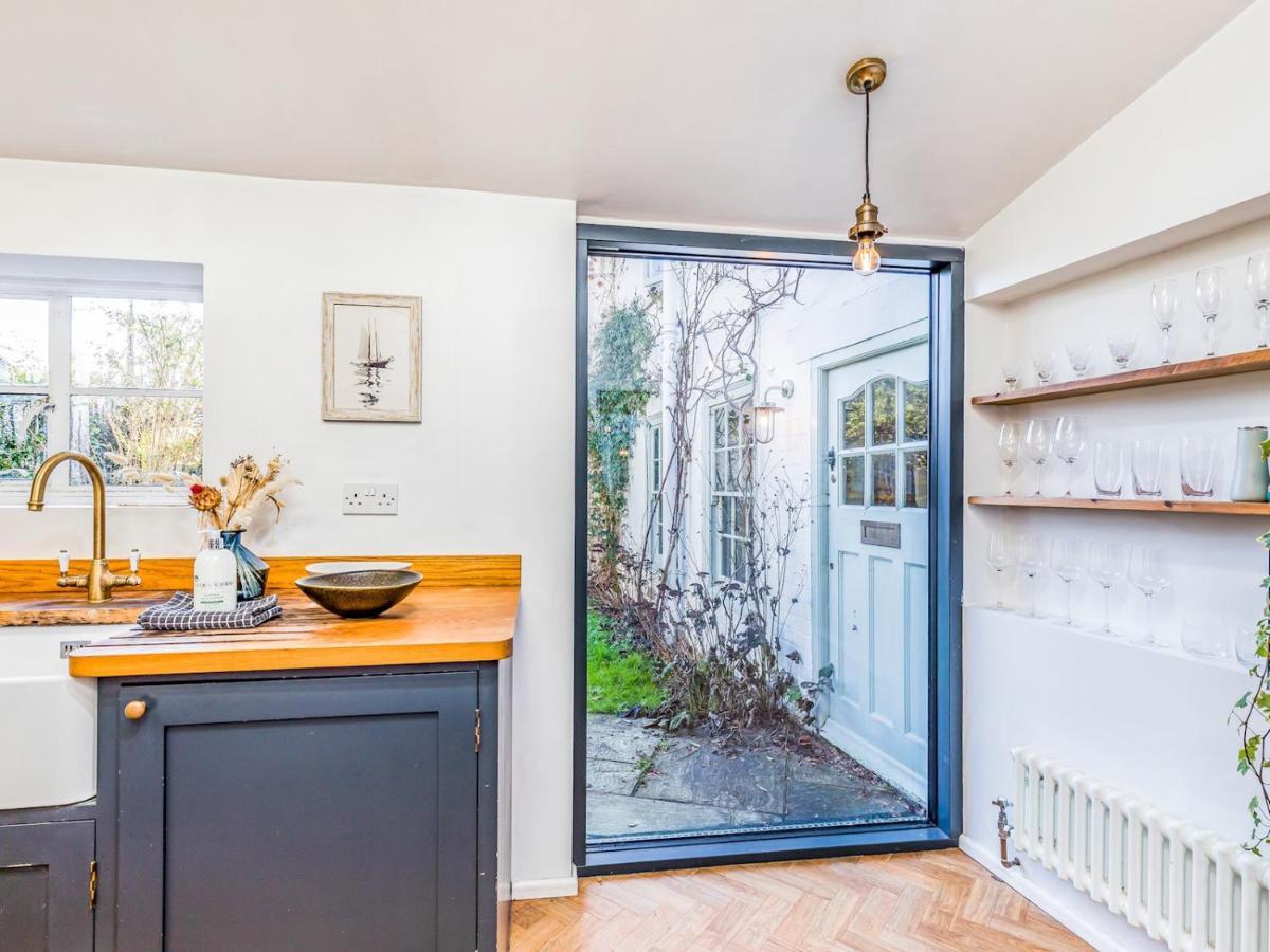 Pass The Keys Charming Downland Cottage 치체스터 외부 사진