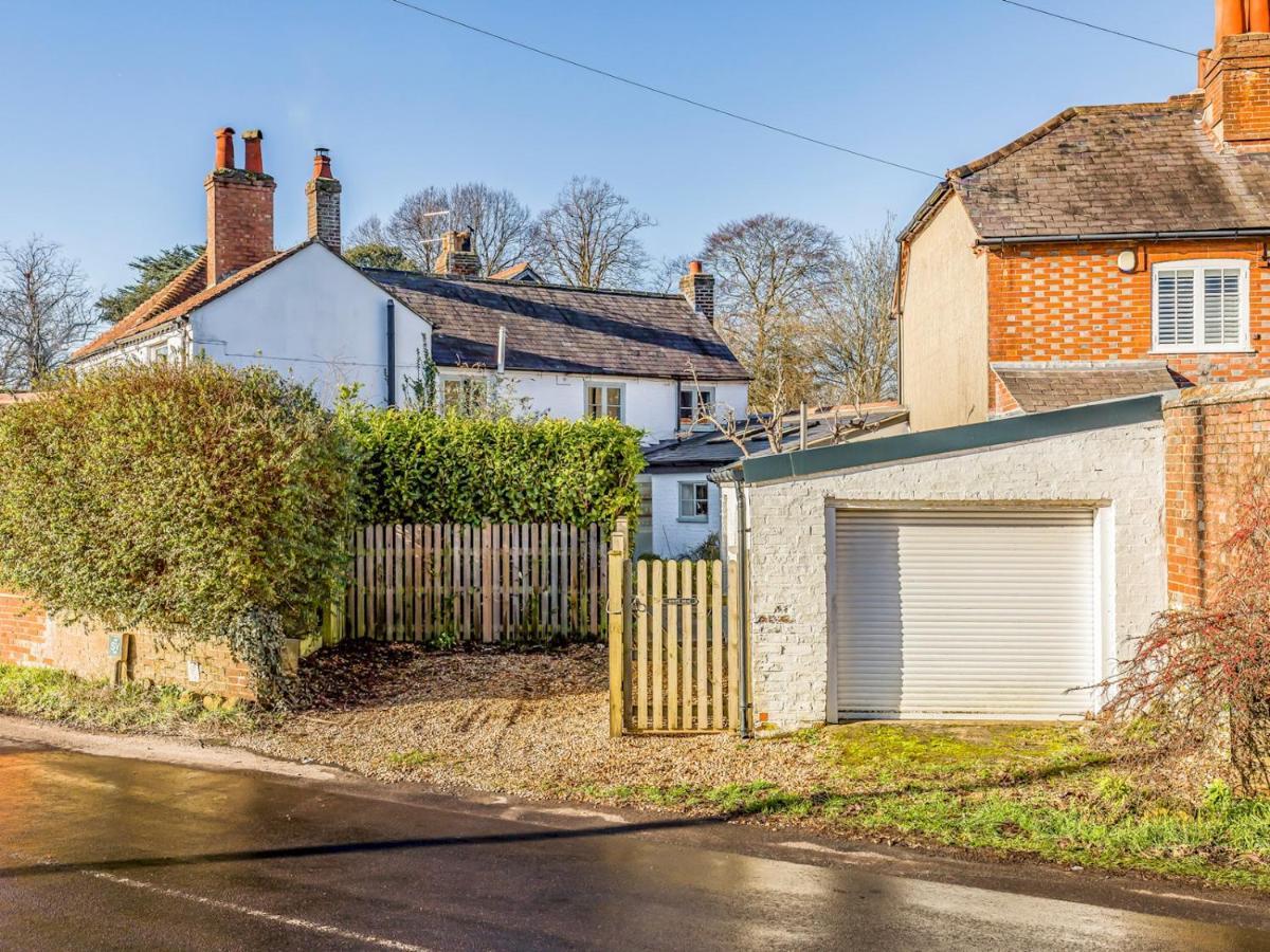 Pass The Keys Charming Downland Cottage 치체스터 외부 사진