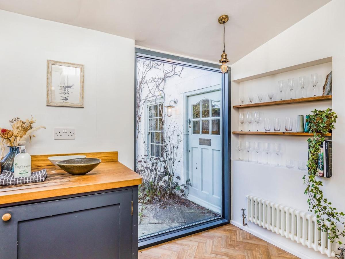 Pass The Keys Charming Downland Cottage 치체스터 외부 사진